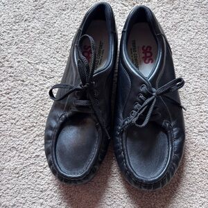 SAS Women's Black Leather tie loafers size 8.5W